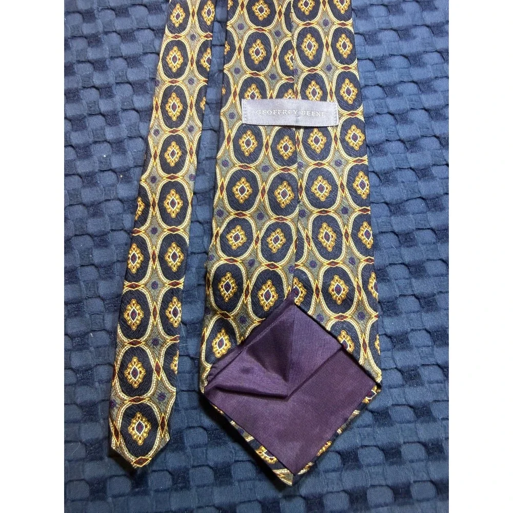 Geoffrey Beene 100% Silk Necktie Gold Black Geometric Tie Vintage